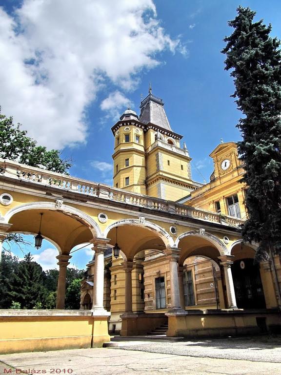 Nagy Haz Szabadkigyos Exterior photo